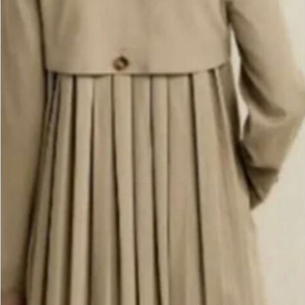 Soft Surroundings Stylish Tan Pleated Coat